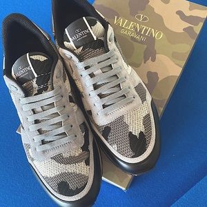 BRAND NEW Size 44 (US 11) Mens Valentino Rockrunner Sneaker